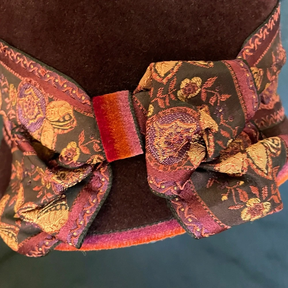 Hat by Louise Green - Picture 2 of 6